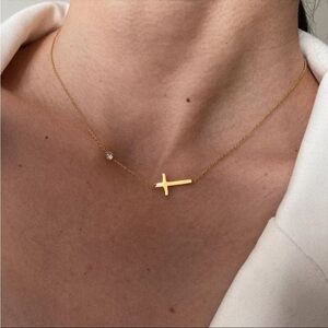 𝅺18K Gold Plated Sideway Cross Pendant Thin Necklace